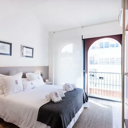 Petit Luxe Tobella Esquerra