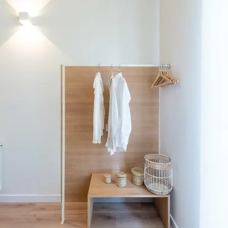 Petit Luxe Tobella Esquerra * Terrassa