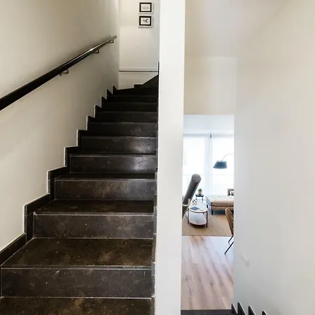 Petit Luxe Tobella Esquerra * Terrassa