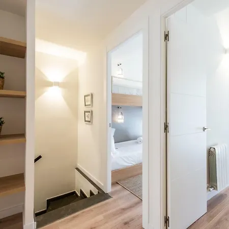 Petit Luxe Tobella Esquerra Terrassa
