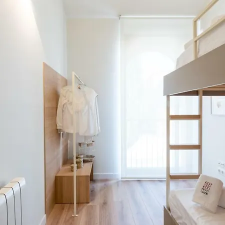 Petit Luxe Tobella Esquerra Terrassa