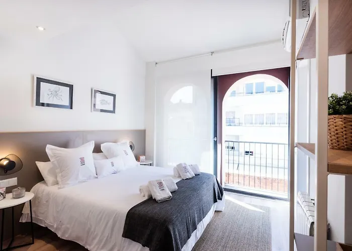 Petit Luxe Tobella Esquerra