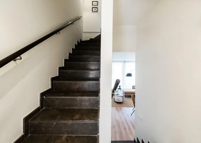 Petit Luxe Tobella Esquerra * Terrassa