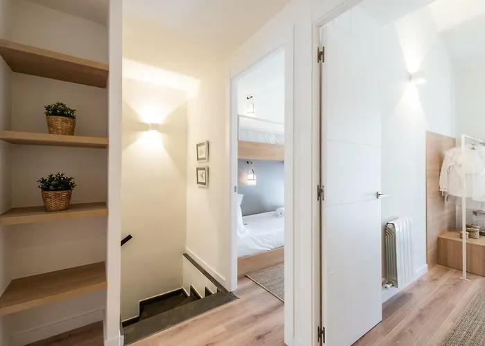 Petit Luxe Tobella Esquerra Terrassa